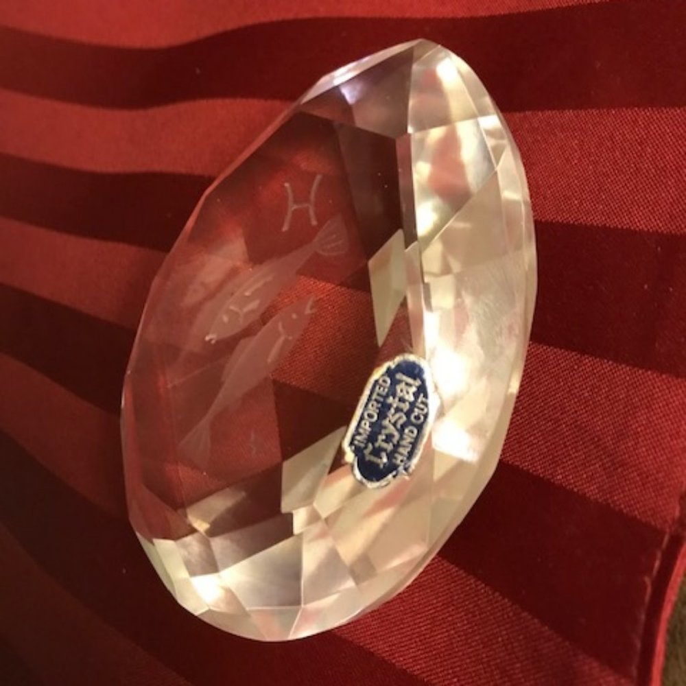 Vintage Imported Hand Cut Crystal Tear Shaped Zodiac Fish   (Pisces) Paperweight